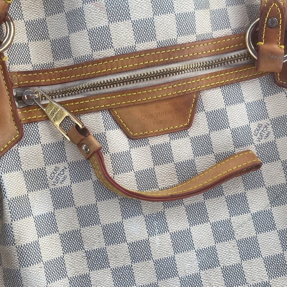 Louis Vitton large bag - Picture 8 of 17